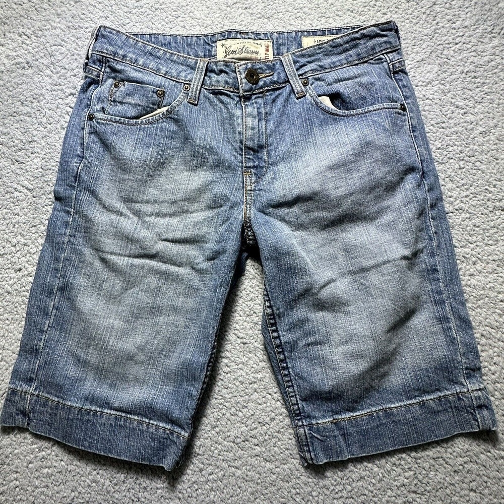 Levis Strauss Signature Low Rise denim jean shorts‎ Size misses 10 Mid Mom Pants